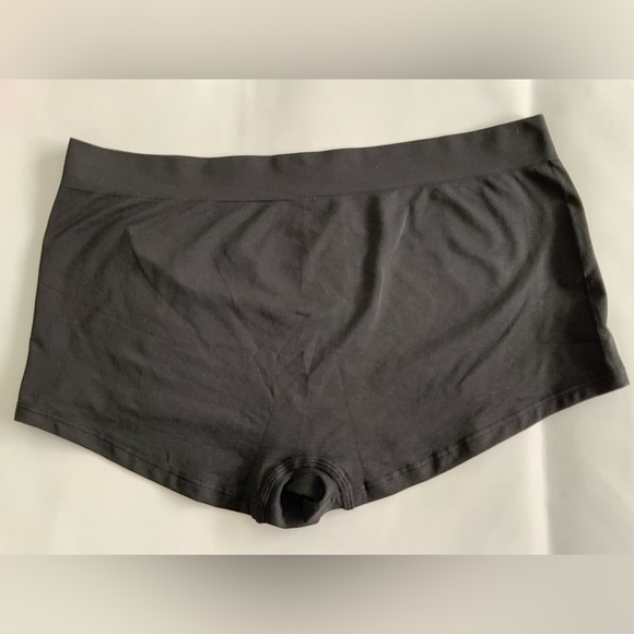 SKIMS SOFT SMOOTHING BOY SHORT - Picture 6 of 10